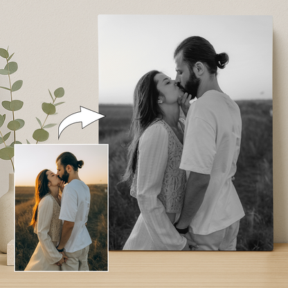 Paar in Schwarz-Weiß – Leinwandporträt für Paare