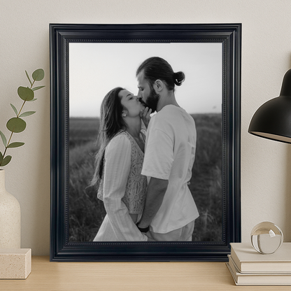Paar in Schwarz-Weiß – Leinwandporträt für Paare