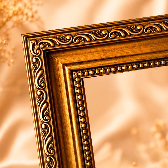 Goldener dekorativer Rahmen mit Ornament für Leinwandbilder - Emmygift.de